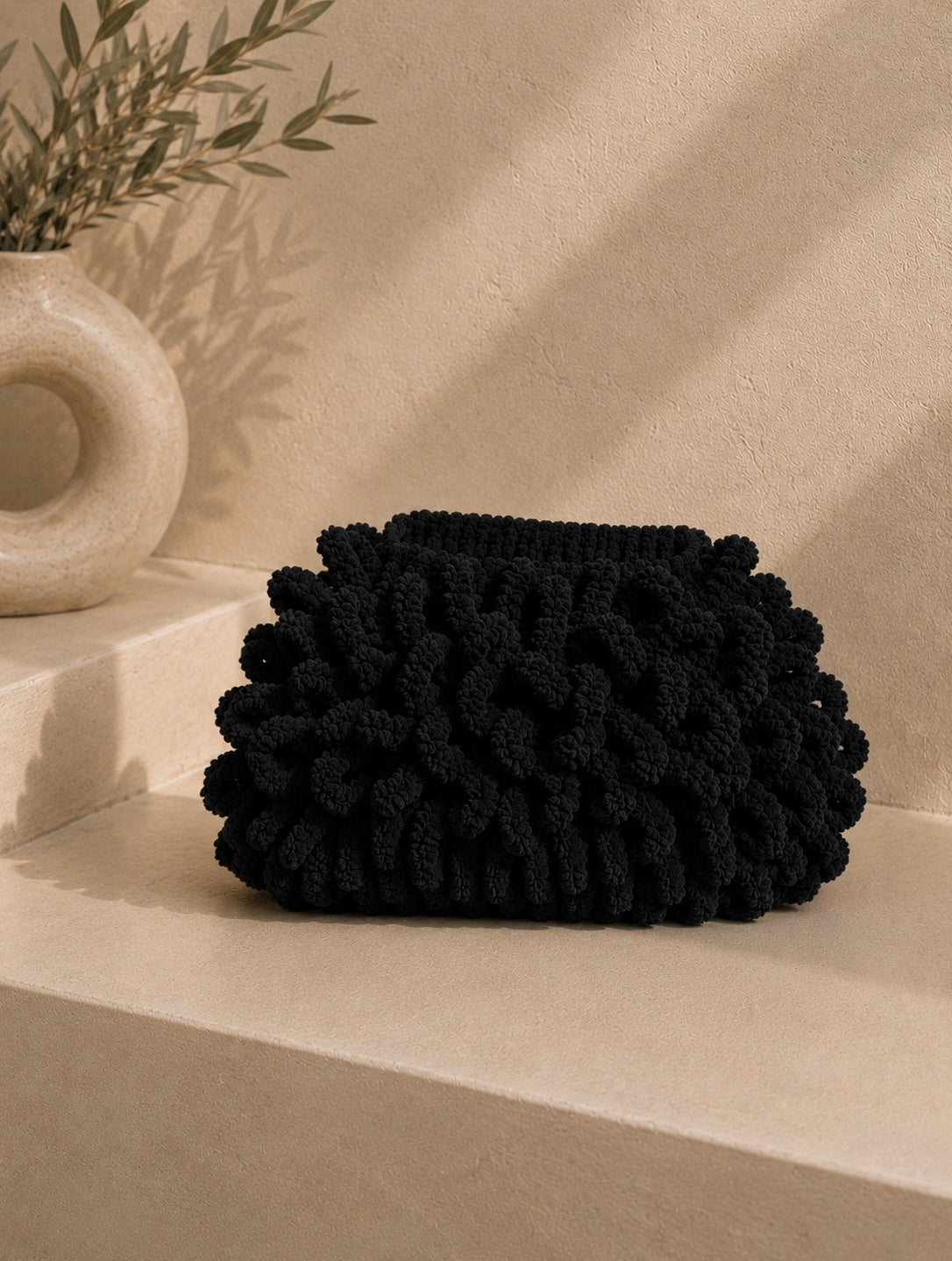 NOIR PUFFY BAG